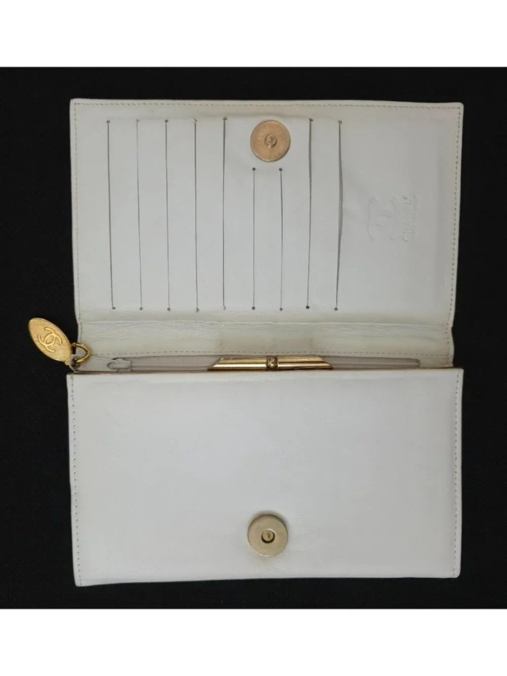 Vintage Chanel White Caviar Leather Bifold Clutch Wallet CC Logo - Picture 3 of 11